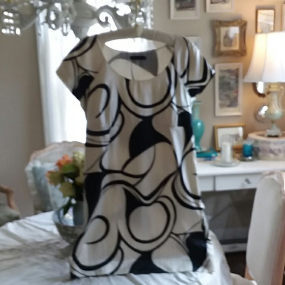 Dress - Picture 1 of 4